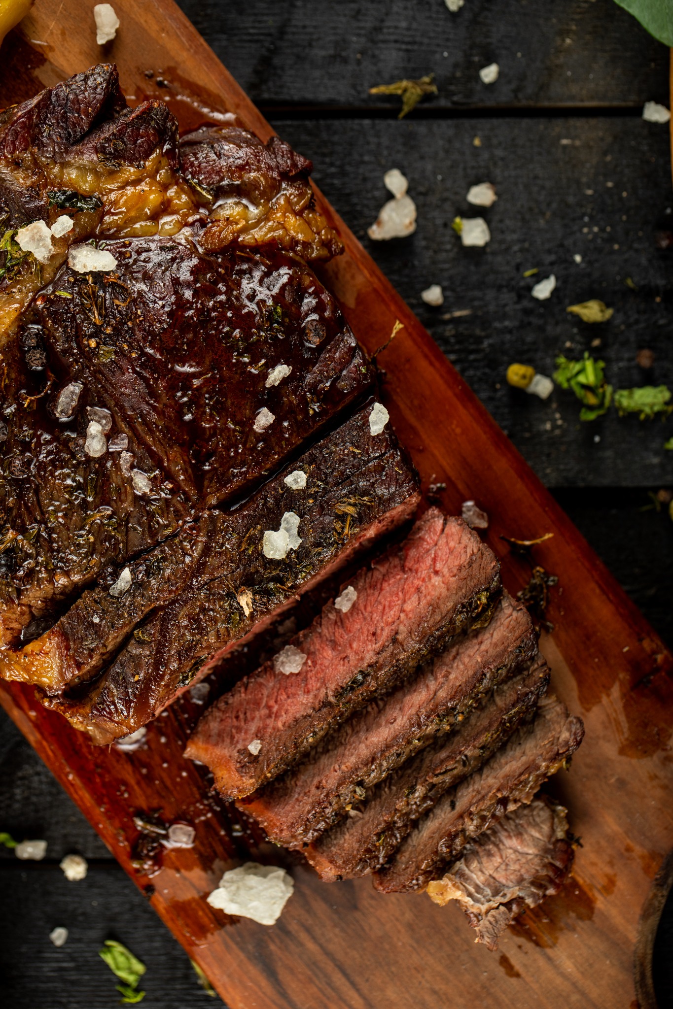 Carne com queijo derretido